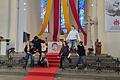 Spielerisch setzten junge Leute das Thema des Gottesdienstes „Wer ist der Größte?“ um.