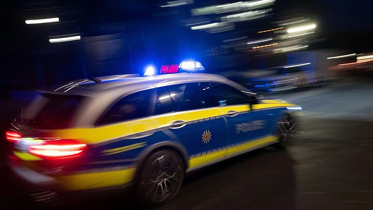 Nach einer Verfolgungsjagd nahm die Polizei einen jungen Mann in einem Hühnerstall in der Rhön fest.