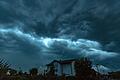 Aufziehendes Unwetter.jpeg       -  Gewitter und Starkregen ziehen heran: Ist man auf Unwetter gut vorbereitet, können sie am Haus weniger Schaden anrichten.