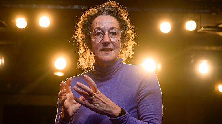 Birgit Süß vor einem Auftritt im Theater am Neunerplatz. Lampenfieber kennt sie nicht, nur Vorfreude.