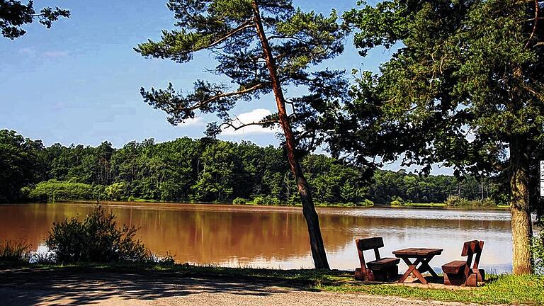 Malerisch: In der herrlichen Idylle am und um den Reuthsee in Sulzdorf können sich Paare zukünftig das Ja-Wort geben.