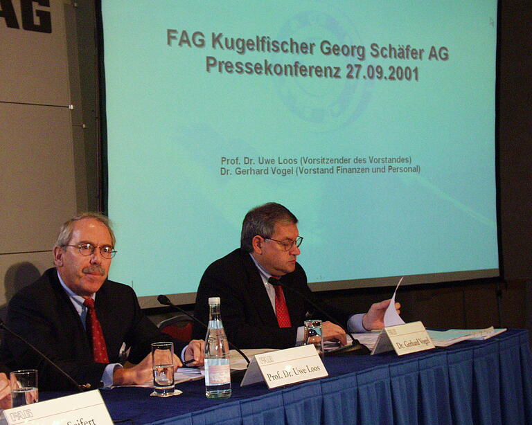 Pressekonferenz von FAG, kurz nachdem das Übernahmeangebot von INA vorlag, mit Vorstandschef Uwe  Loos und Finanzvorstand Gerhartd Vogel.