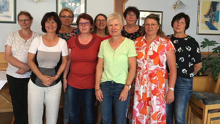 Auf dem Foto Ulrike Hemmerlein, Johanna Wurster, 1. Vorsitzende, Natalie Hafner , stv.&nbsp; Vorsitzende, Maria Kistner, Karin Barthelme, Christiane Jopp, Claudia Mack, stv.&nbsp; Vorsitzende, Doris Laufer-Markert, Edeltraud Kundmüller.