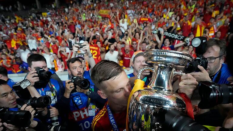 Euro 2024: Spanien - England - RB Leipzigs Dani Olmo war einer der besten Spieler des Turniers. Euro 2024: Spanien - England - RB Leipzigs Dani Olmo war einer der besten Spieler des Turniers.