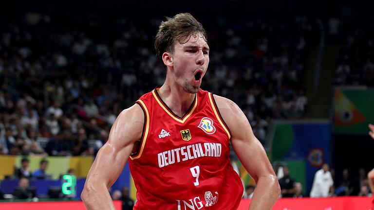 Franz Wagner       -  Feiert einen Dunk im WM-Halbfinale: Franz Wagner.