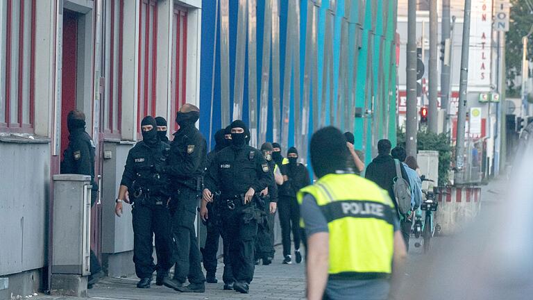 Razzia Islamische Vereinigung Bayern       -  Im Rahmen der bundesweiten Razzien werden auch Räume in München durchsucht.