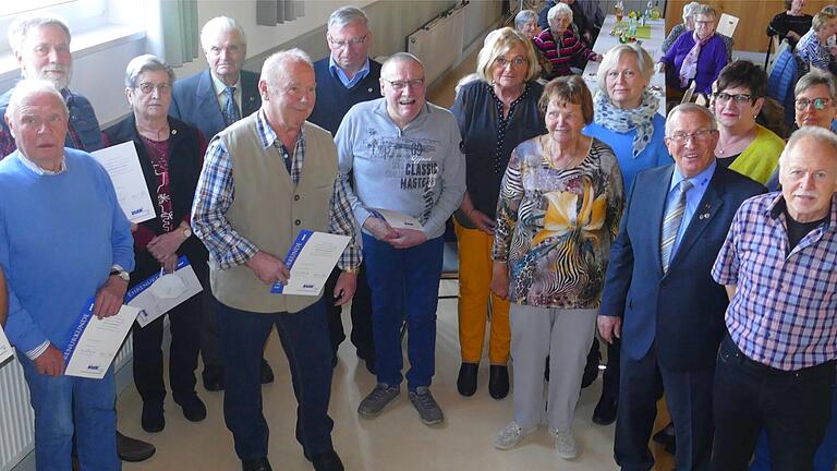 Die Geehrten und Gewählten im VdK Marktbreit stellten sich nach der Veranstaltung zum Foto.