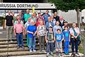 Die Reisegruppe vor dem Signal-Iduna-Stadion.