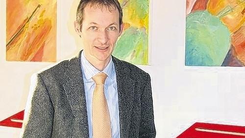 Bernd Müsing mit Carbonbogen.