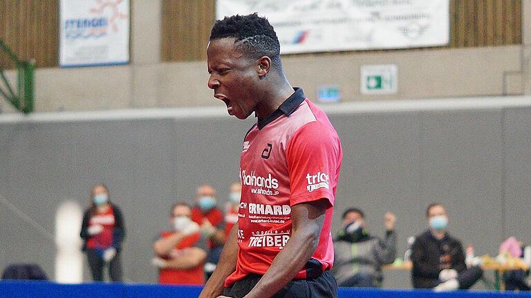 Abdel-Kader Salifou lässt seiner Freude freien Lauf. Mit seinen ersten beiden Siegen im TSV-Trikot war er der Matchwinner im Heimspiel gegen den ASV Grünwettersbach.