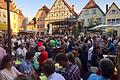 So kennt und liebt man das Gerolzhöfer Marktplatz-Weinfest: Tausende Menschen sitzen eng an eng, schöppeln und plauschen. Doch auch in diesem Jahr lässt sich das viertägige Fest nicht mit den Corona-Bestimmungen vereinbaren.