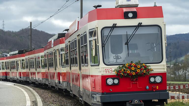 Am 6. April ging mit der Waldenburgerbahn ein Stück schweizerische Eisenbahngeschichte zu Ende.&nbsp;