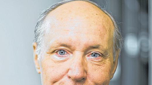 Psychotherapeut und Kirchenrebell: Der suspendierte Priester Eugen Drewermann ist vor neun Jahren aus der katholischen Kirche ausgetreten. Psychotherapeut und Kirchenrebell: Der suspendierte Priester Eugen Drewermann ist vor neun Jahren aus der katholischen Kirche ausgetreten.