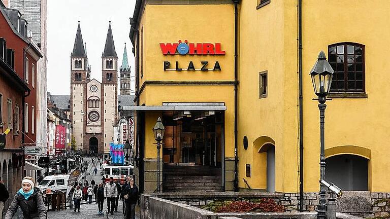 Wöhrl-Plaza in Würzburg: Das Haus am Vierröhrenbrunnen bleibt erhalten und wird laut Wöhrl sogar modernisiert. Thomas Obermeier