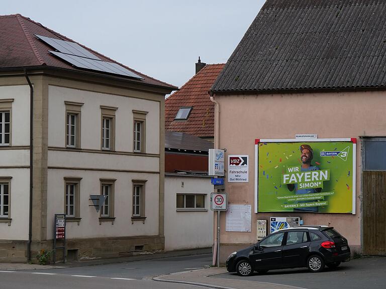 Auf mehreren Dachflächen des Pfarrheims in Unterpleichfeld hat die Kirchengemeinde St. Laurentius eine Photovoltaikanlage bauen lassen. Auf mehreren Dachflächen des Pfarrheims in Unterpleichfeld hat die Kirchengemeinde St. Laurentius eine Photovoltaikanlage bauen lassen.