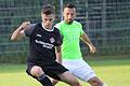 Ferdinand Seifert (links, U 23-Kickers) tanzt Oliver Gorgiev (Gebenbach) aus.