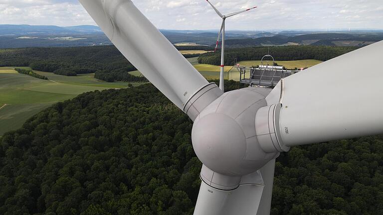 Der Betreiber hat klar gestellt, dass es keine Beteiligung am Windpark in Sulzthal geben wird. Foto: Bernd Kleinschmidt       -  Der Betreiber hat klar gestellt, dass es keine Beteiligung am Windpark in Sulzthal geben wird. Foto: Bernd Kleinschmidt