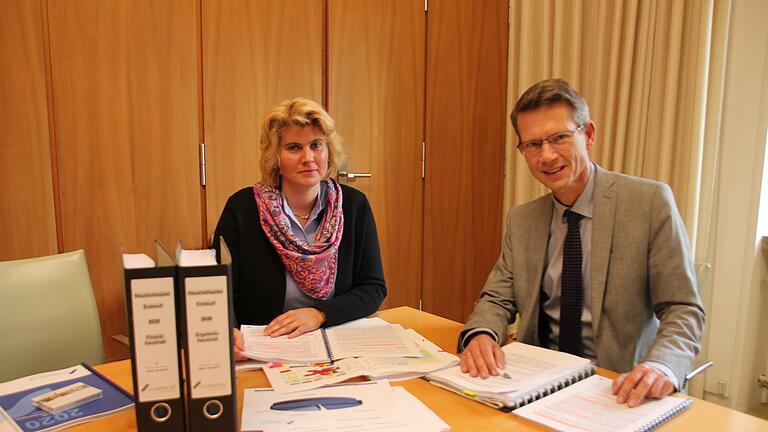 Vorstellung des Haushaltsentwurfs 2020 durch Oberbürgermeister Sebastian Remelé und Finanzreferentin Anna Barbara Keck.