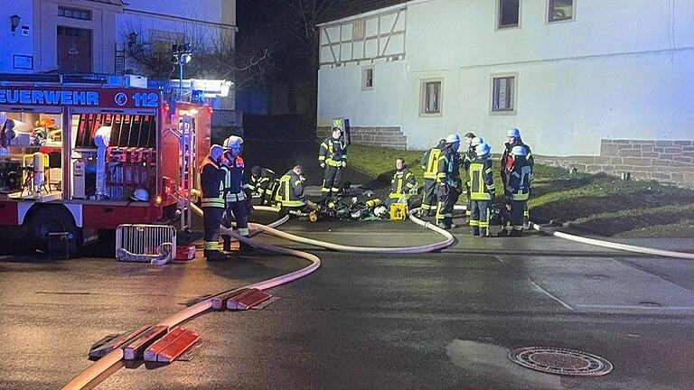 Sechs Feuerwehren waren am Samstag beim Brand in Großwenkheim im Einsatz.