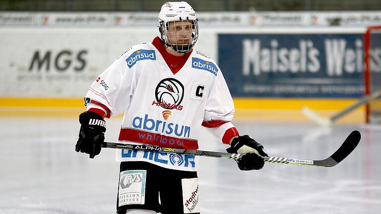 Kapitän Christian Dietrich spielt weiter für den ESC Haßfurt .