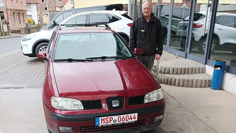 Manfred Kessler vom gleichnamigen Autohaus in Burgsinn stellte Bedürftigen im Ahrtal ein Auto zur Verfügung. Manfred Kessler vom gleichnamigen Autohaus in Burgsinn stellte Bedürftigen im Ahrtal ein Auto zur Verfügung.