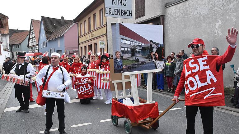 Die Linsenspitzer beschlossen, das ehemalige Weingut an der Röthe in ein Kino umzuwandeln – Popcorn auf Gemeindekosten inklusive.