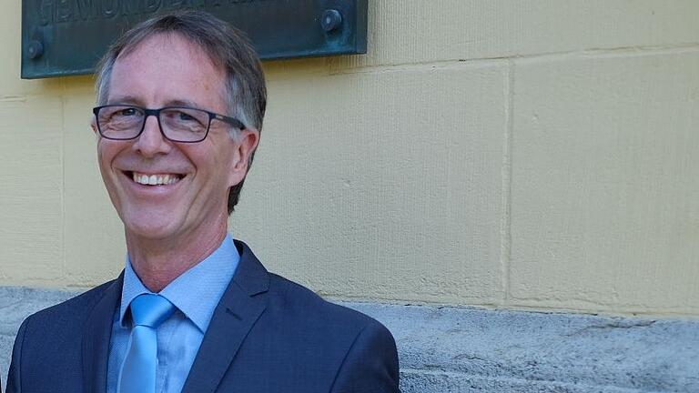 Schaut gelassen und freudig auf sein neues Amt: Volker Büchs, Direktor des Amtsgerichts Gemünden Schaut gelassen und freudig auf sein neues Amt: Volker Büchs, Direktor des Amtsgerichts Gemünden
