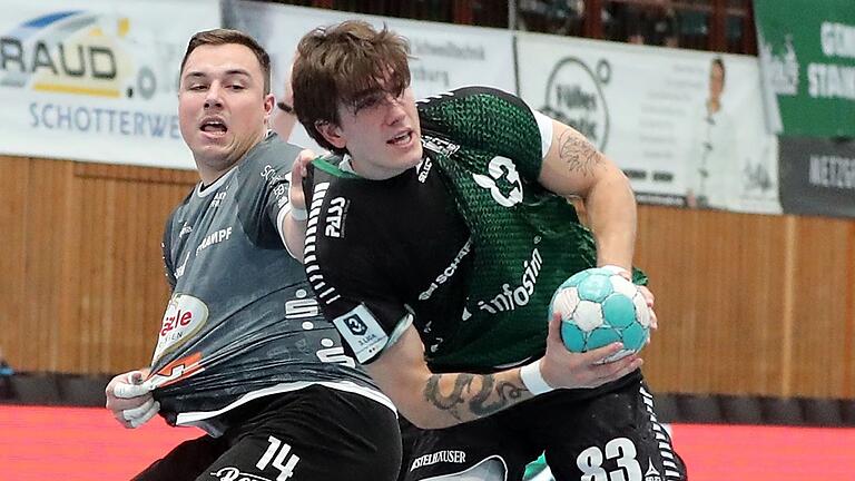 Alexander Merk (rechts, hier gegen Niklas Roth vom VfL Pfullingen) ist wieder fit und könnte mit den Wölfen bei der TGS Pforzheim antreten. Alexander Merk (rechts, hier gegen Niklas Roth vom VfL Pfullingen) ist wieder fit und könnte mit den Wölfen bei der TGS Pforzheim antreten.