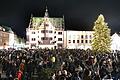 Mehrere hundert Impfgegner protestierten am Sonntagabend auf dem Schweinfurter Marktplatz. Sie standen dicht gedrängt - ohne Maske - und zogen dann geballt durch die Innenstadt.