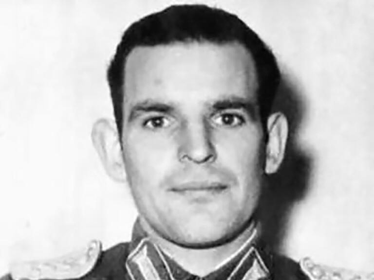Hauptmann Rudi Arnstadt von den DDR-Grenztruppen kam am 14. August 1962 bei einem Schusswechsel an der innerdeutschen Grenze in der Rhön ums Leben.&nbsp;