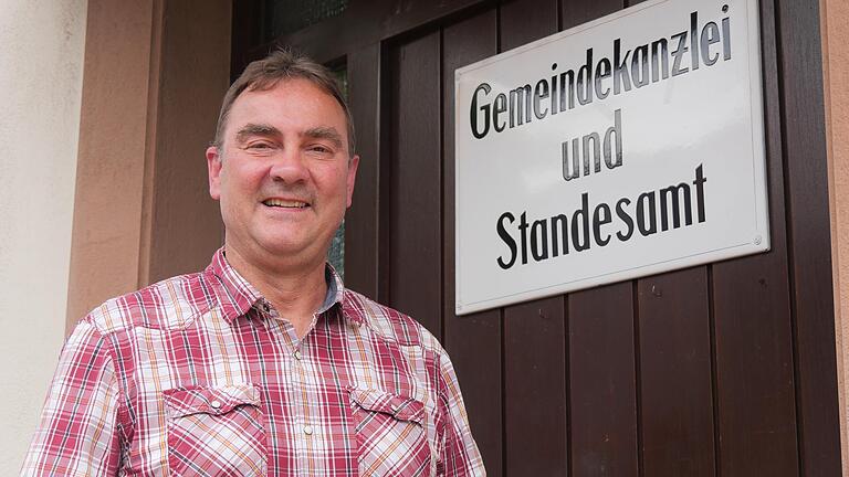 Hat gut lachen: Dirk Schiefer wurde am Sonntag zum Bürgermeister von Mittelsinn gewählt Hat gut lachen: Dirk Schiefer wurde am Sonntag zum Bürgermeister von Mittelsinn gewählt