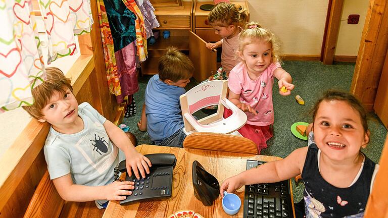 Kindergarten-Alltag wie hier im Kindergarten Estenfeld - den gab es in den vergangenen drei Monaten nicht. Eltern, die ihre Kinder nicht betreuen lassen konnten, sollen keine Beiträge zahlen müssen.