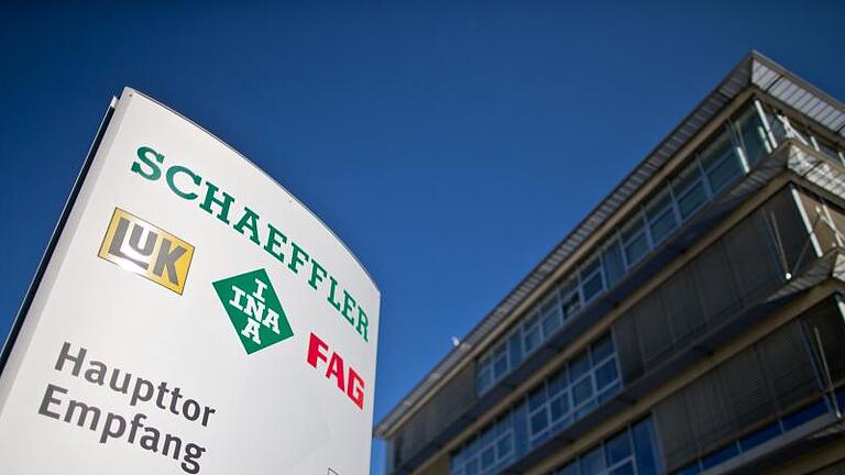 Schaeffler       -  Der Eingang des Hauptsitzes von Schaeffler in Herzogenaurach.