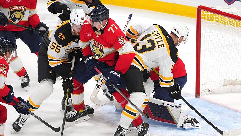 Florida Panthers - Boston Bruins       -  Meister Florida gewann zum Auftakt der neuen NHL-Saison gegen Boston.