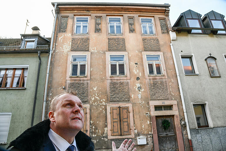 Einen Schwerpunkt seiner politischen Arbeit sieht Landrat Thomas Eberth in der Innentwicklung von Ortschaften. Das Foto entstand Anfang dieses Jahres im Zeller Altort&nbsp;