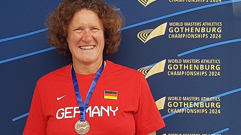 Unser Bild zeigt Martina Greithanner mit der Bronzemedaille.       -  Unser Bild zeigt Martina Greithanner mit der Bronzemedaille.