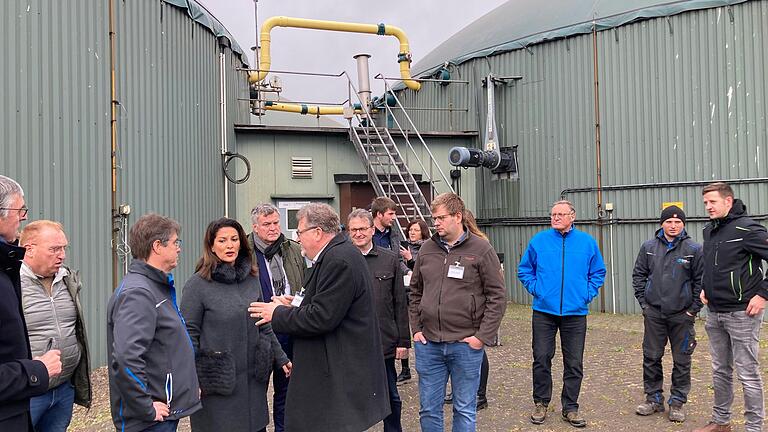 Bayerns Landwirtschaftsministerin Michaela Kaniber besuchte am Donnerstag die Biogasanlage in Bad Königshofen und versicherte ihre volle Unterstützung.