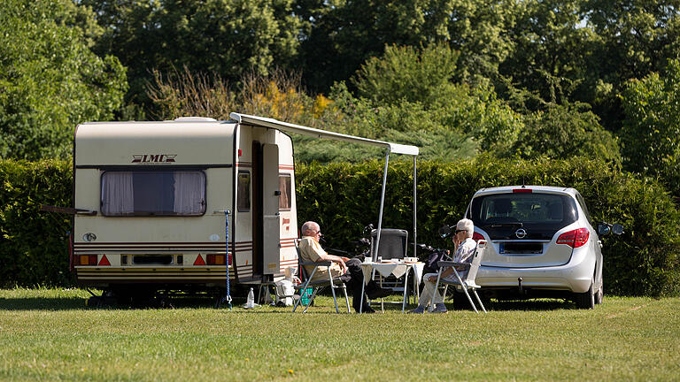 Vom Glück, am Main Dauerurlauber zu sein       -  Zu Besuch auf dem Campingplatz Ankergrund in Volkach.