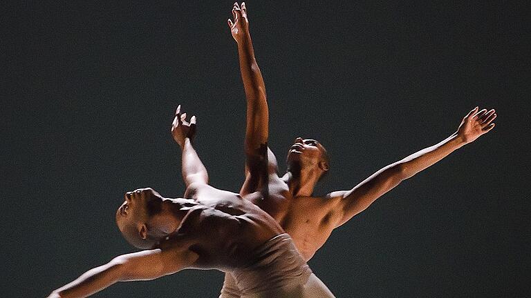 Zum ersten Mal in Schweinfurt: Ailey II &ndash; &bdquo;The Next Generation of Dance&ldquo;. Die Choreographien, die auch in Schweinfurt zu sehen sein werden, sind gleichermaßen kraftvoll und elegant.