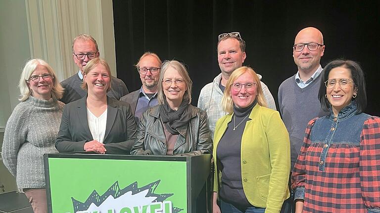 Im Bild von links: Sabine Fehn, Alexander Fehn, Karolin Große, Harald Mantel, Andrea C. Greber, Hartmut Bach, Barbara Mantel, Stefan Große, Tulip Schulz. Auf dem Bild fehlt Anna Karina Fries