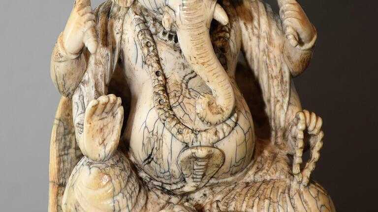Der elefantenköpfige Hindu-Gott Ganesha, hier eine Darstellung aus dem 18. Jahrhundert aus Südindien oder Sri Lanka, gilt als "Beseitiger aller Hindernisse". Der elefantenköpfige Hindu-Gott Ganesha, hier eine Darstellung aus dem 18. Jahrhundert aus Südindien oder Sri Lanka, gilt als "Beseitiger aller Hindernisse".