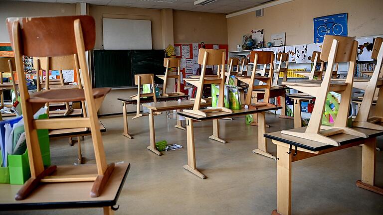 Die Corona-Lage an Bayerns Schulen ist laut Kultusministerium stabil. Trotzdem könnte schon bald wieder mehr Unterricht daheim drohen.&nbsp;