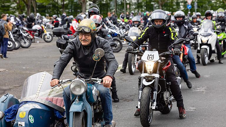 Impressionen vom ökumenischen Motorradgottesdienst in St. Michael