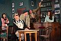 Aus der Komödie 'Cyrano in Chicago': In der Bar von Ray ist Cyrus, Rabauke und Journalist, Stammgast.       -  Aus der Komödie 'Cyrano in Chicago': In der Bar von Ray ist Cyrus, Rabauke und Journalist, Stammgast.
