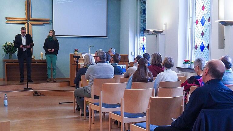 Pastor Siegfried Reissing beim Gottesdienst.