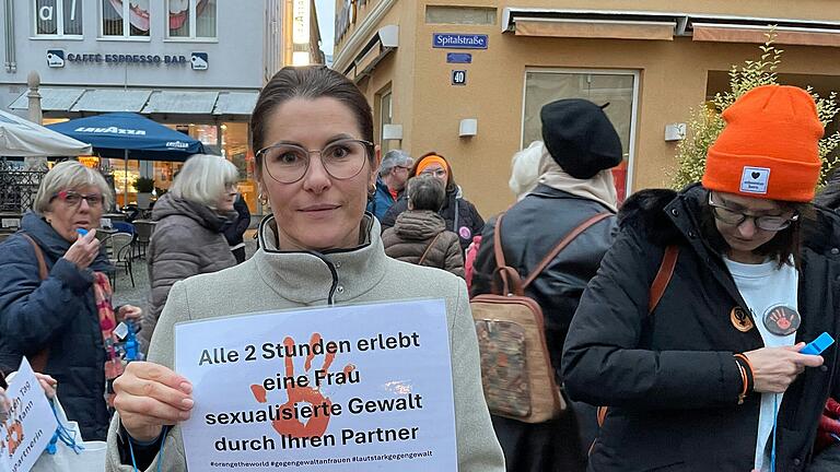 Alona Isheim fordert eine gesetzliche Verankerung des Rechts auf ein gewaltfreies Leben.