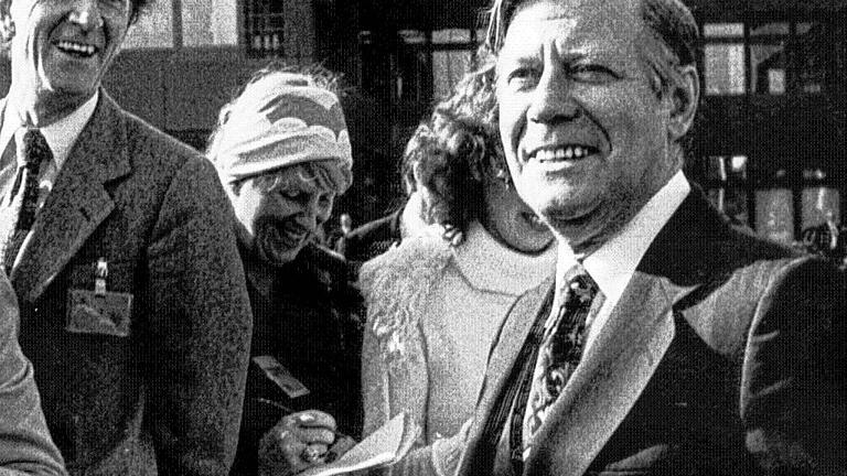 Helmut Schmidt tot       -  Erleichterung 1977: Nach der &bdquo;Landshut&ldquo;-Befreiung.