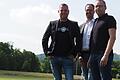 Zu einem Mediengespräch kamen in den Sportpark (von links) Toni Schick als Initiator des Benefizspiels, Stefan Falkenberg (Geschäftsführer der Anton Schick GmbH) und Timo Krambo vom Verein „Jonas hilft. e.V.“       -  Zu einem Mediengespräch kamen in den Sportpark (von links) Toni Schick als Initiator des Benefizspiels, Stefan Falkenberg (Geschäftsführer der Anton Schick GmbH) und Timo Krambo vom Verein „Jonas hilft. e.V.“