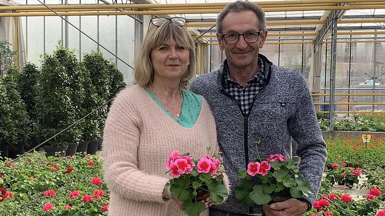 Karin und Franz-Josef Zösch haben ihre Geschäftsräume umgebaut. Karin und Franz-Josef Zösch haben ihre Geschäftsräume umgebaut.