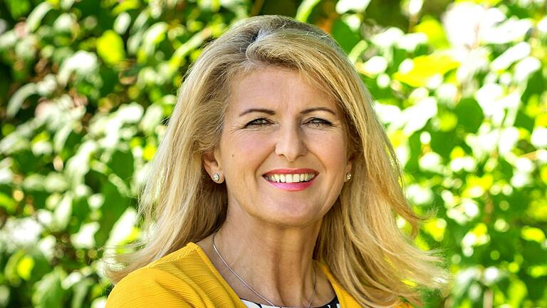 Birgit Kreß, Bürgermeisterin von Markt Erlbach, tritt für die Freien Wähler an. Birgit Kreß, Bürgermeisterin von Markt Erlbach, tritt für die Freien Wähler an.